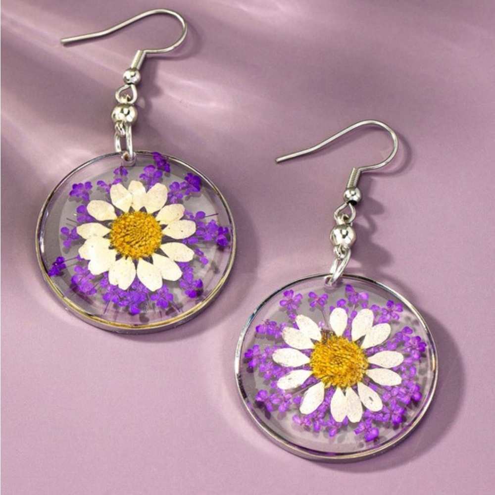 New Handmade Dried and Pressed Flower Resin Disk Earrings - Picture 4 of 17